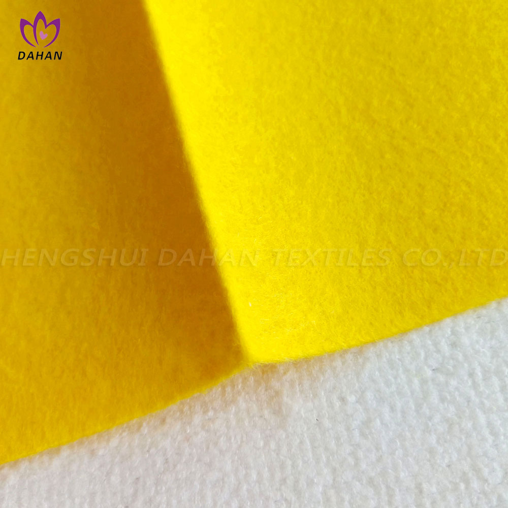 MC150 Non-woven cleaning towel.
