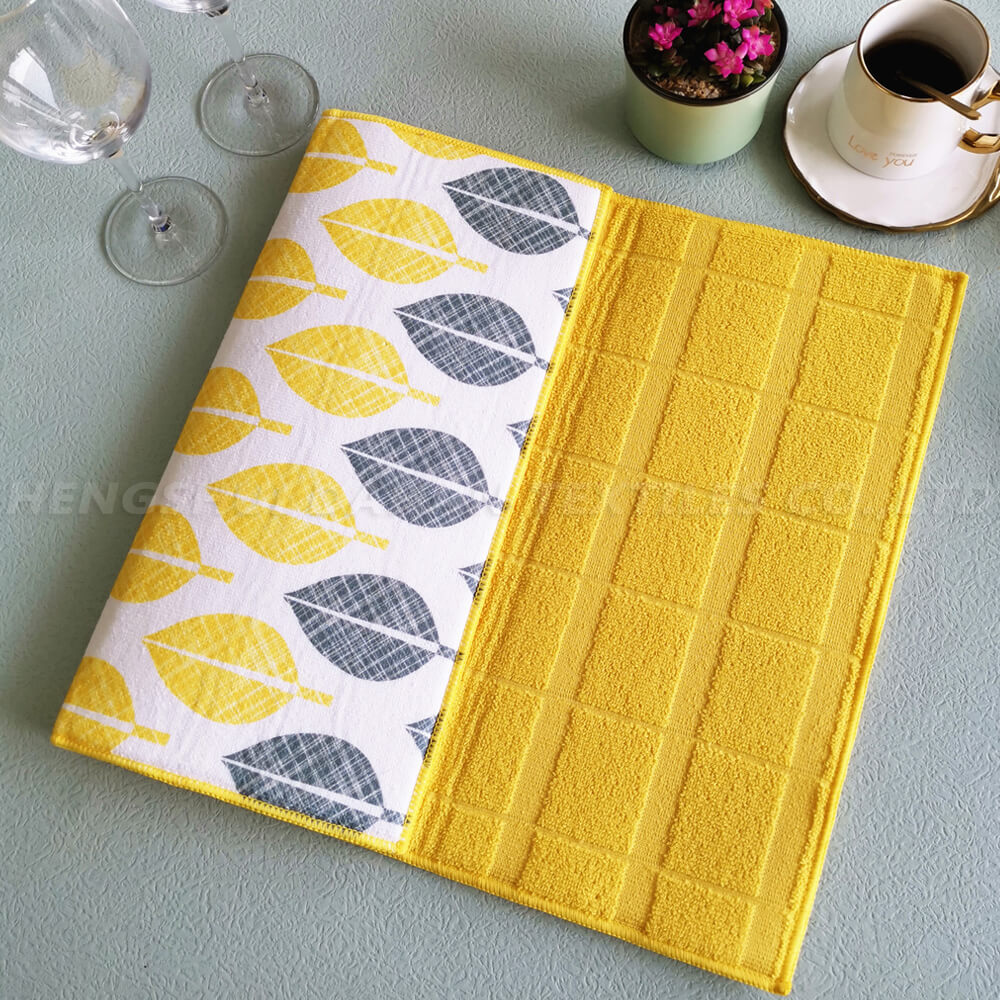 Printing microfiber dish drying mat.