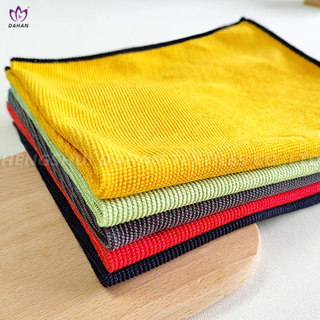Microfiber small pearl cleaning cloth.
