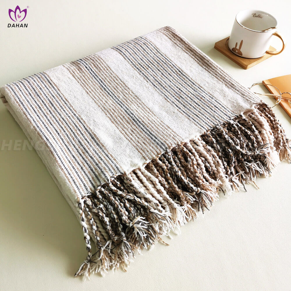 BK113 Striped tassel blanket.