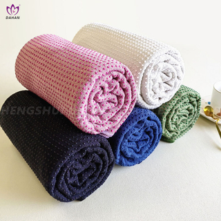 Non-slip yoga towel yoga blanket.