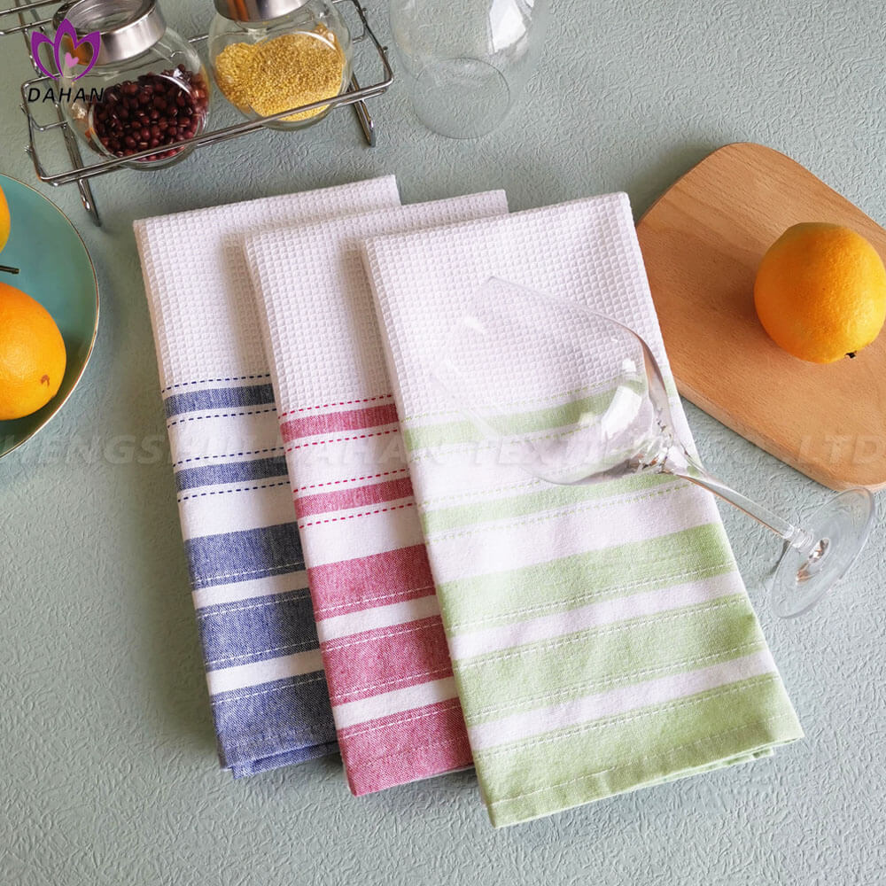 DY69 Polycotton yarn-dyed tea towel.