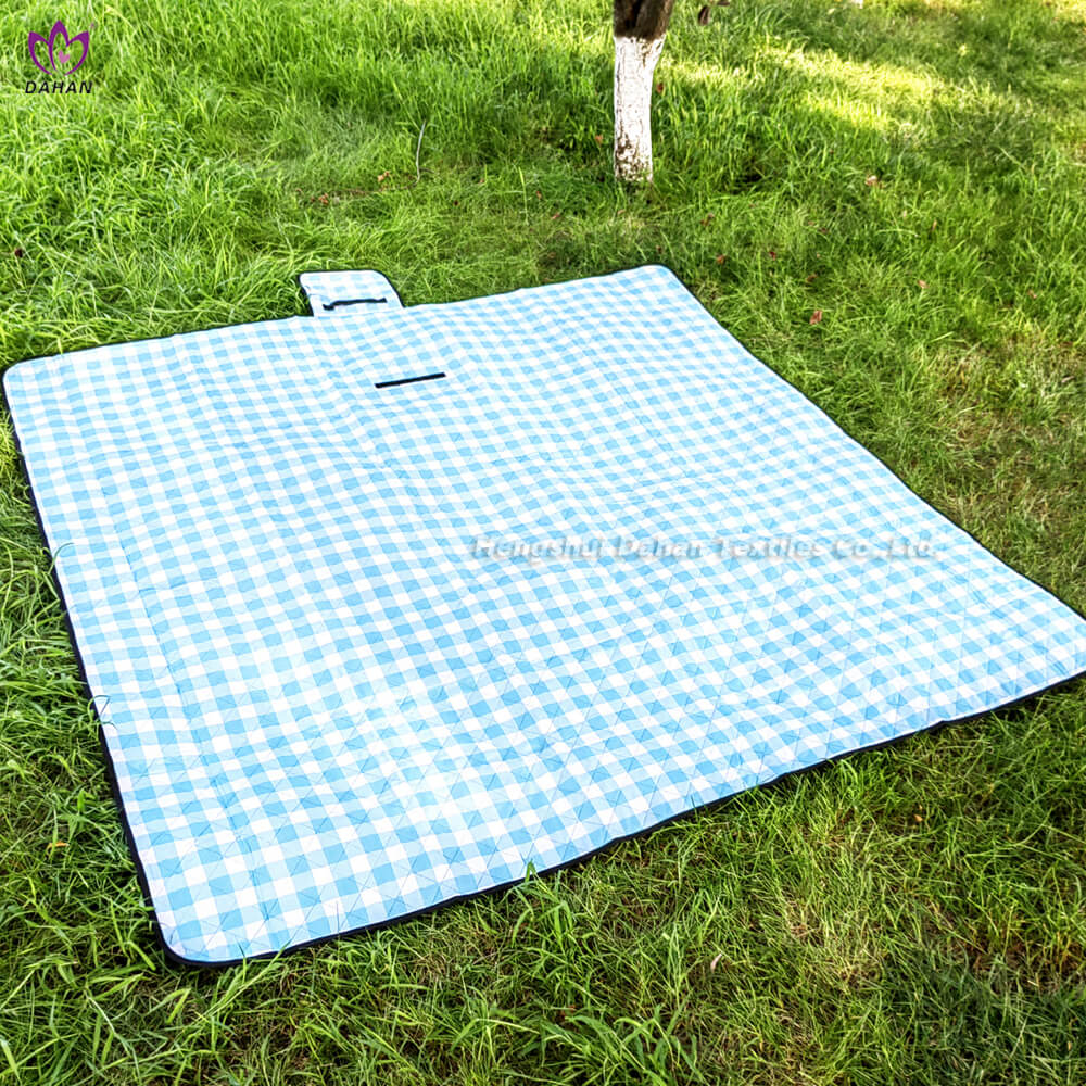 Plaid printed waterproof picnic mat Outdoor picnic blanket made in China. PC44