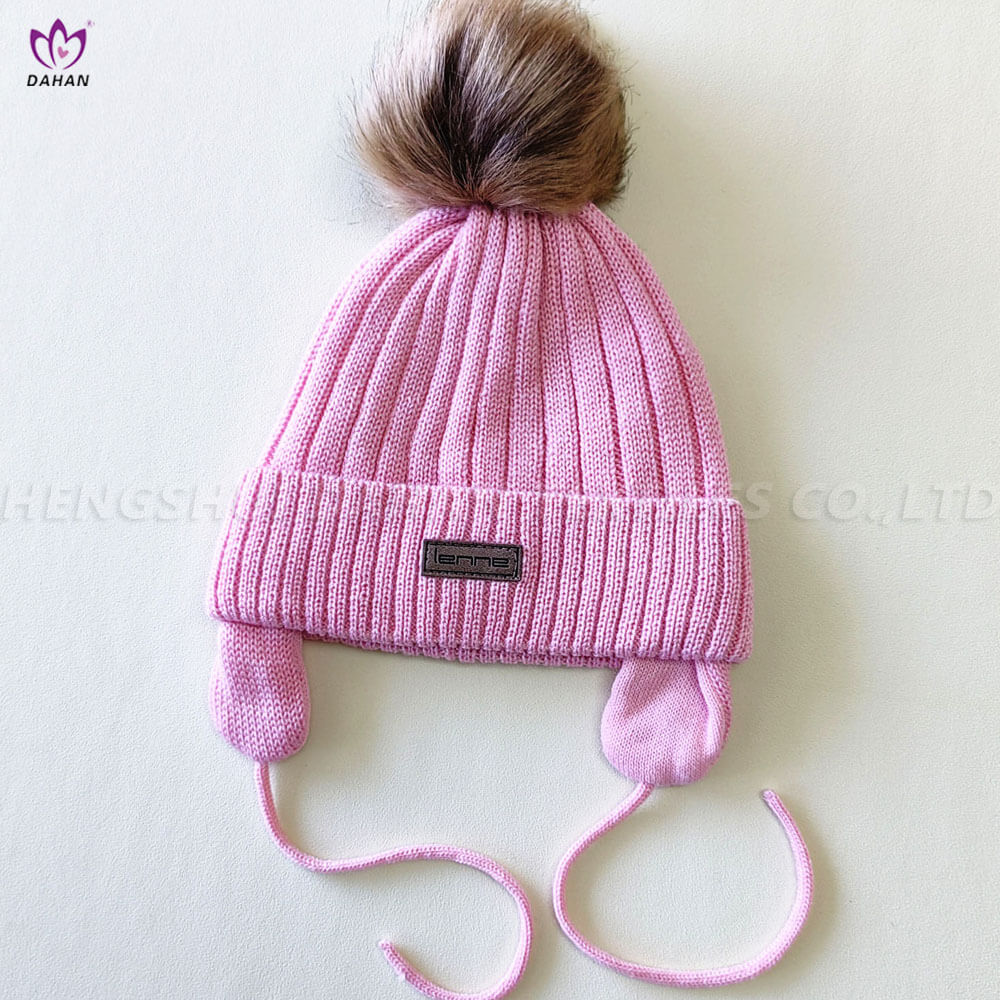 HA38 Ear protection knitting hat.