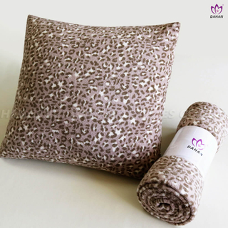 Coral fleece blanket and pillow. BK147