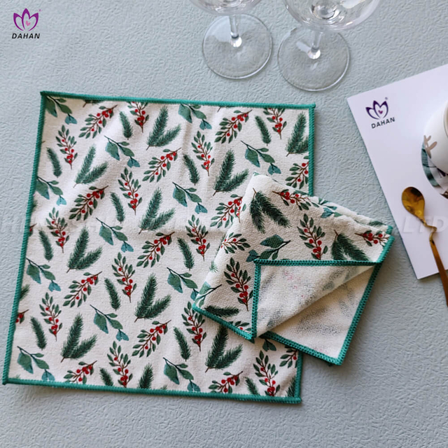 Gilded printed kitchen towel.