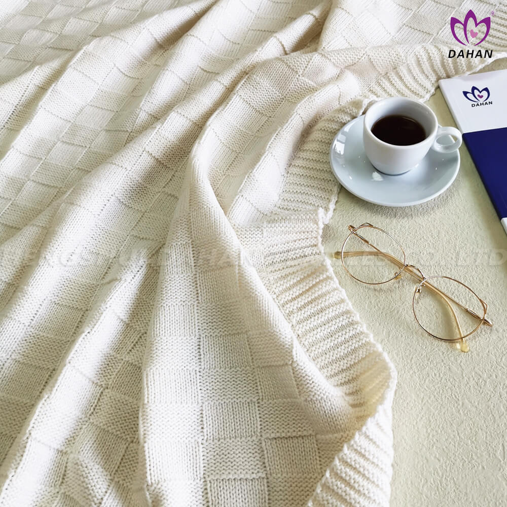 100% Acrylic blanket and pillow case.